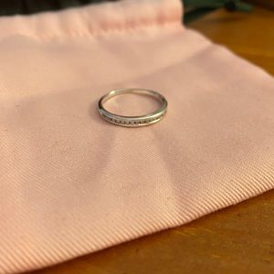 10k White Gold 1/8tw Channel Band